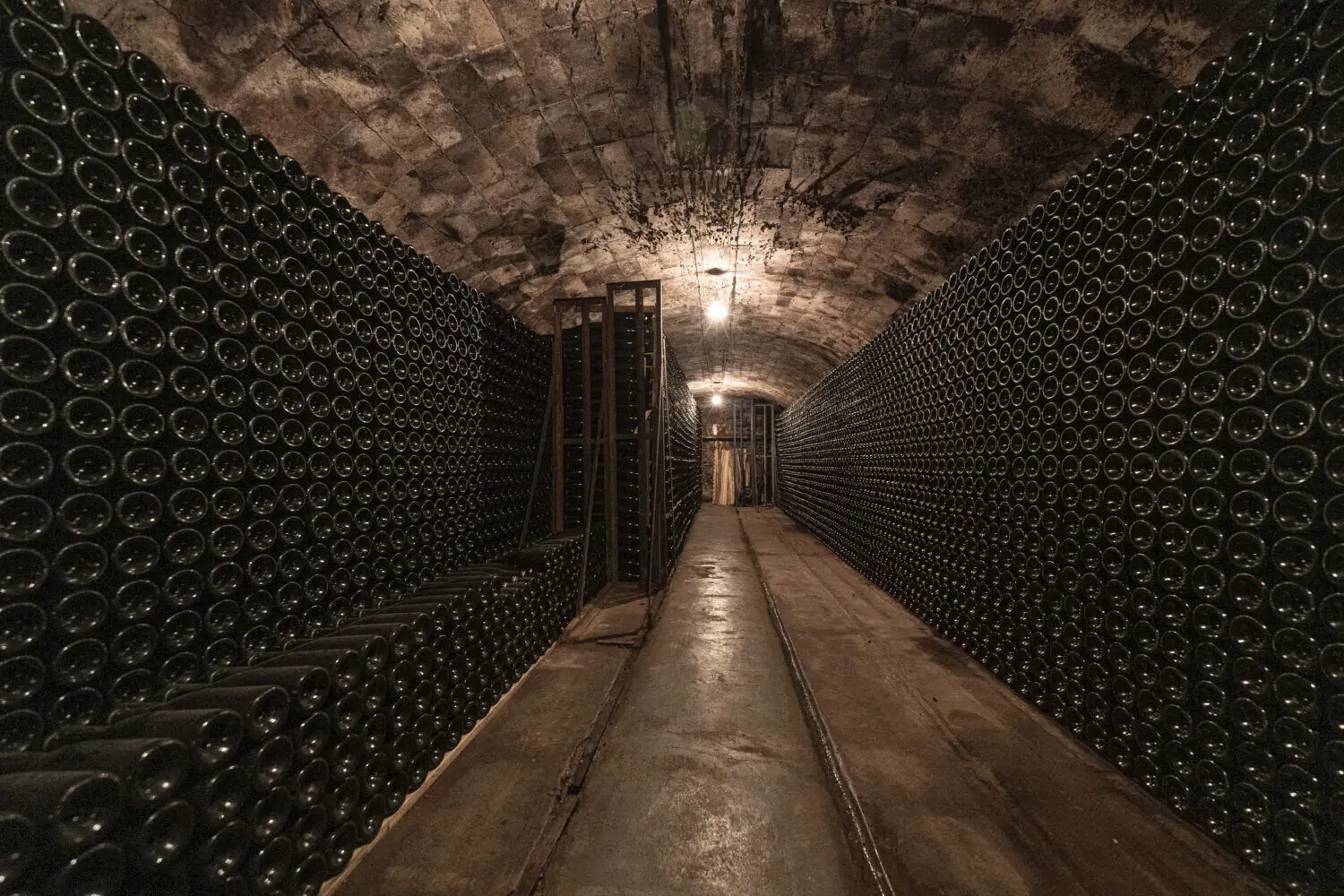 Private Montserrat and Winery Tour From Barcelona With Brunch